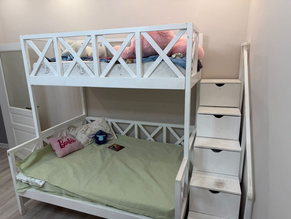 Продам 2х ярусную кровать