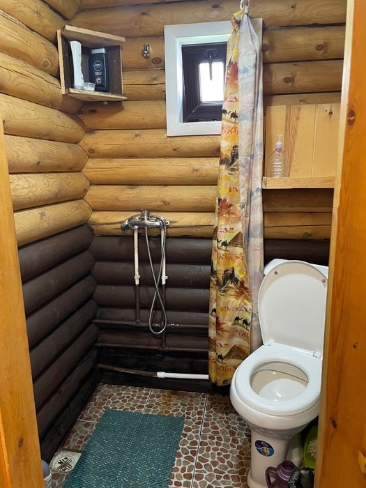 Домик сруб в лесу в Боровом