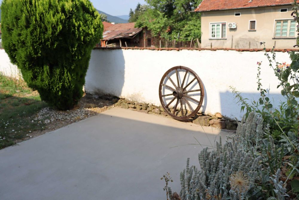 Продава се Къща в Правец - 200 кв.м за 800 €/кв.м - Снимка #3