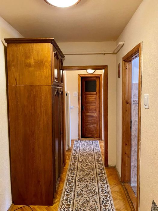 Proprietar! Închiriez apartament doua camere.
