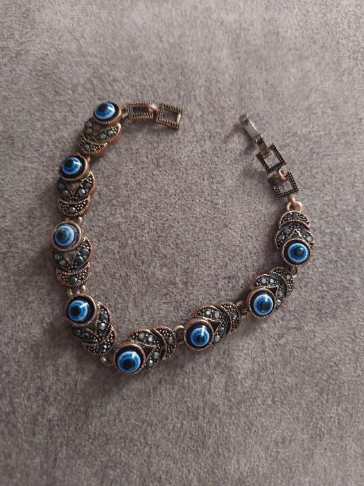 Браслет женский с глаз