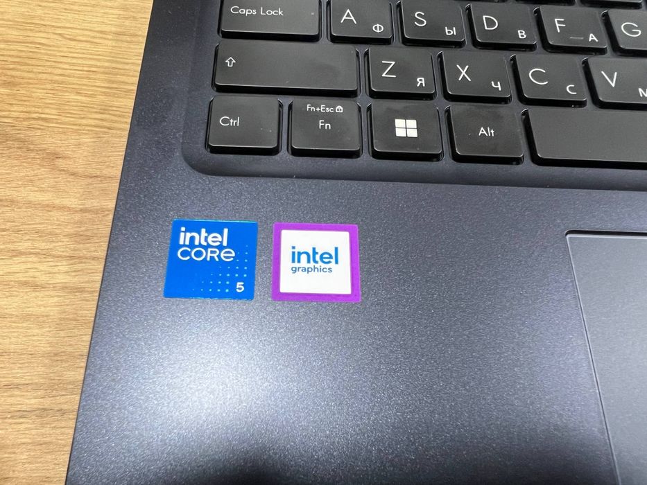 Asus vivobook 15 X1504VA