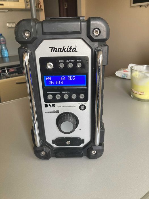 Радио Makita DMR 104