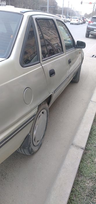 Нексия 1 сотилади