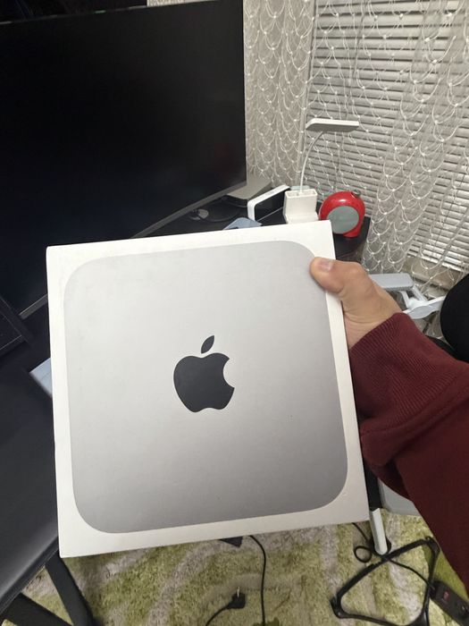 Mac mini m2 и монитор 32 дюйма