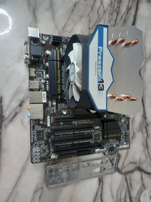 Дъно GIGABYTE B85M-D3H + Intel® Core i7-4790K +16gb ddr3