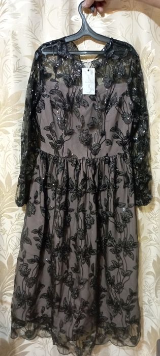 Продам женские платья