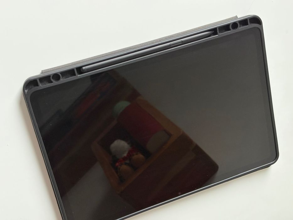Samsung Tab S8 11" (+адаптер и калъф)