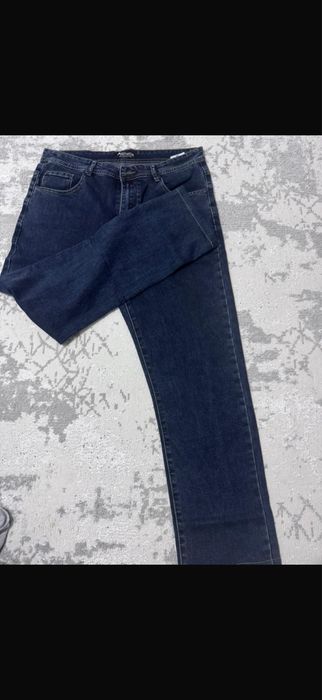 Продам мужские джинсы