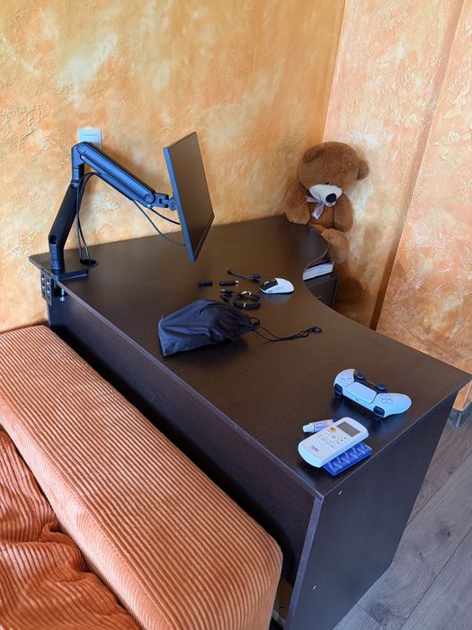 Продам стол компьютерный/ офисный