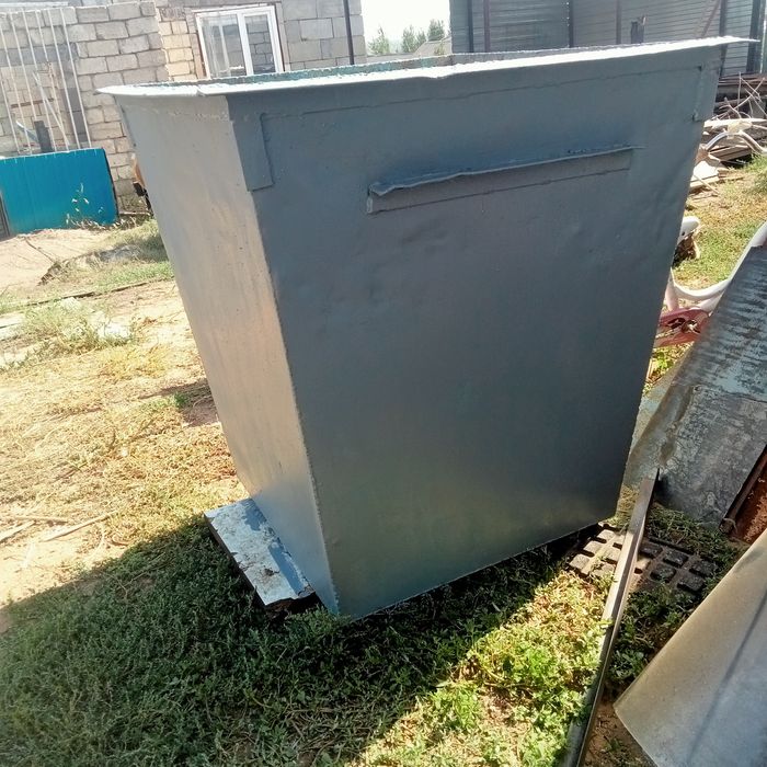 Мусорный контейнер