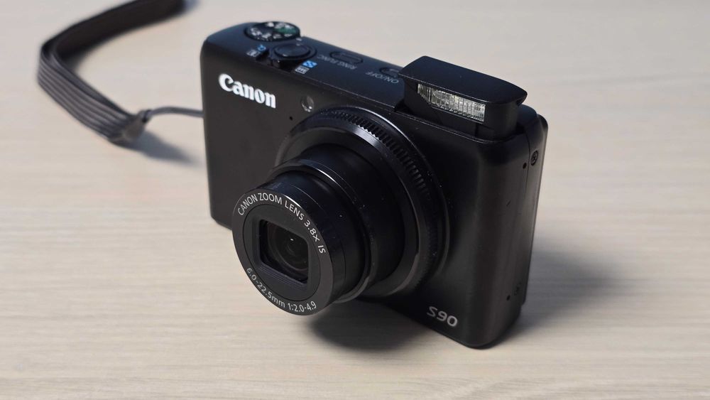 Canon PowerShot S90