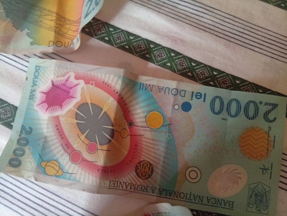 Bani nu știu cat valorează dar am auzit că ie de colecție