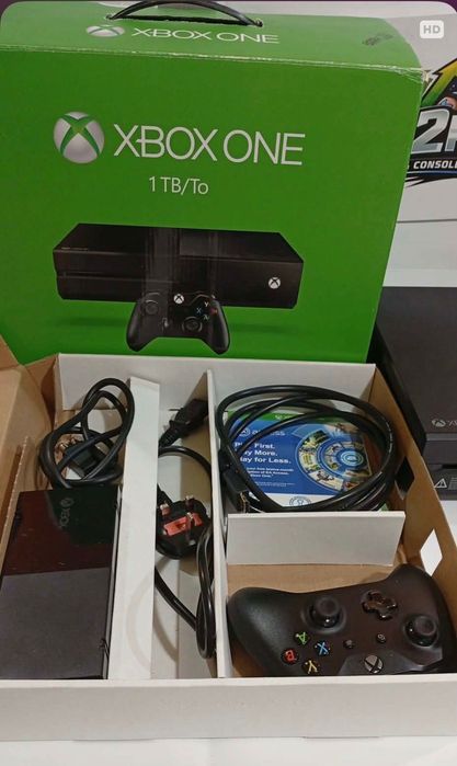 Xbox One 1TB с кутия