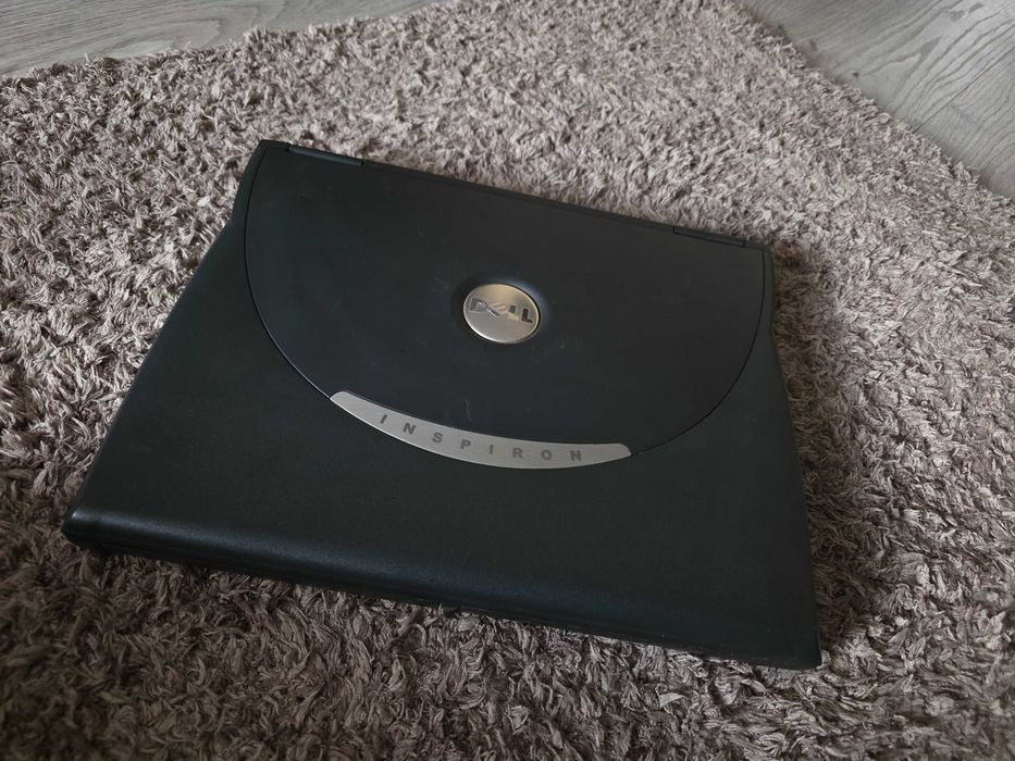 Laptop vechi Dell Inspiron 4000, Pentium 3 port SERIAL, Windows 98 /ME
