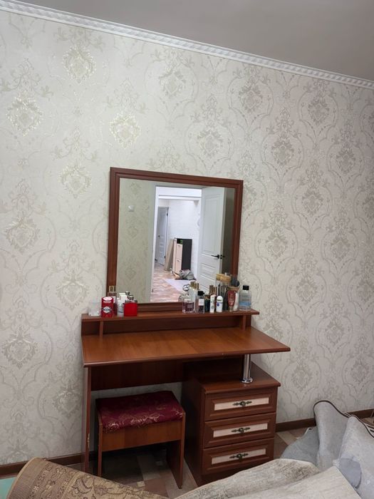 Продается спальный гарнитур в отличном состоянии.