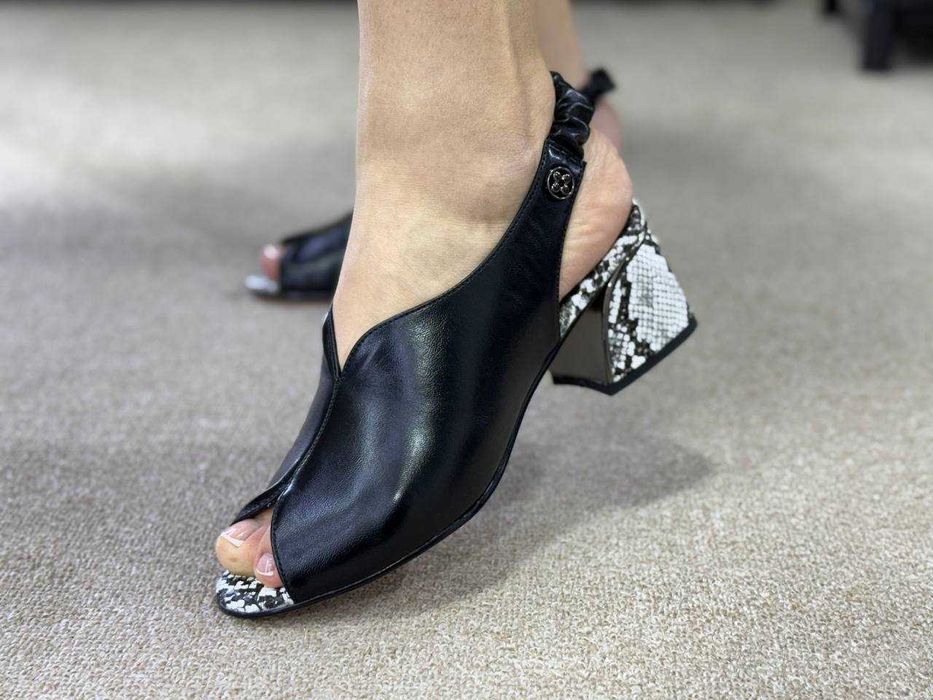 Продаются новые босоножки