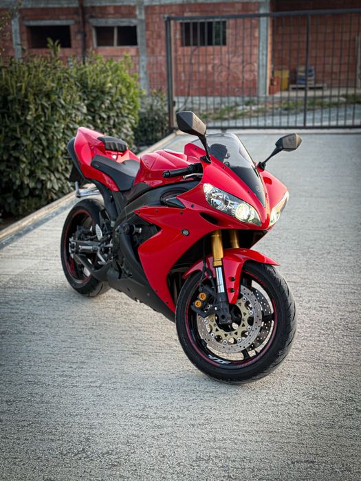 Dezmembrez yamaha r1 rn12 piese