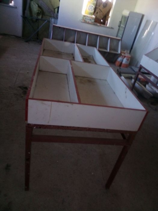 Полка, прилавок для овощей или