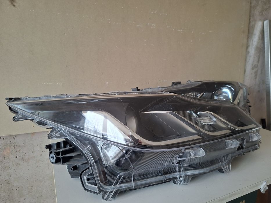 Фарове за Toyota Corolla Sedan 2021-2025