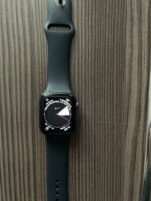 Apple watch   SE