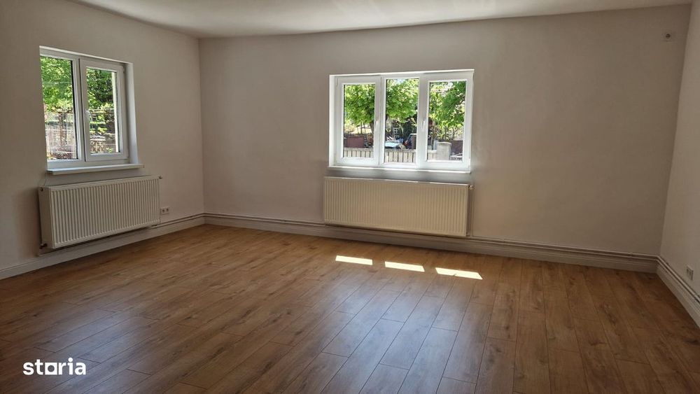 Super oferta! Casa cu 5 camere in Andrei Muresanu, ultrafinisata!