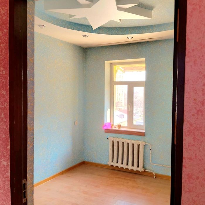 2/4/4 Jarariqda 2 xonali uy sotiladi zudlik bilan!