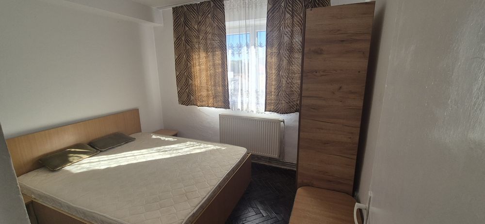Închiriez apartament