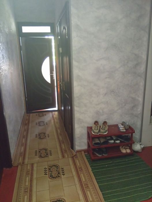 Beruniy aloqa g blokda dom sotiladi 3 xonali remont qilingan