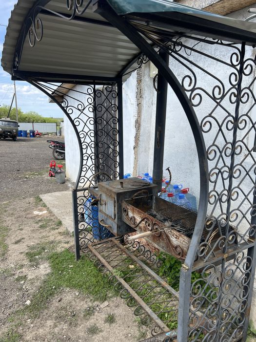 Мангал крытый, ручной работы