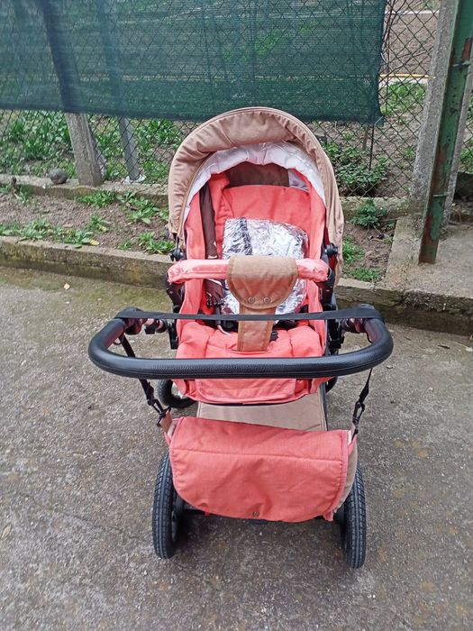 Трансформираща се бебешка количка