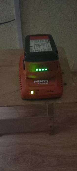 HILTI зарядное + аккумулятор