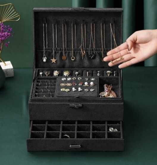 Органайзер тип кадифена кутия за бижута