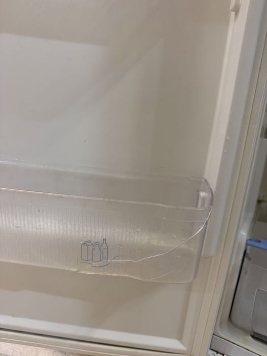 Продам холодильник Indesit RA