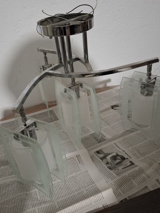 Люстра  четырехрожковая