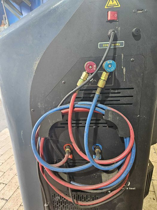 Машина за авто климатици нова почти неизползвана.