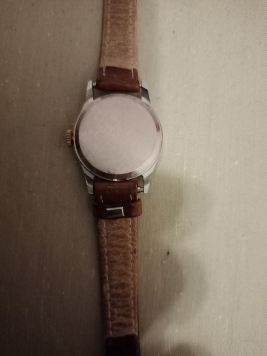 Продам часы женские