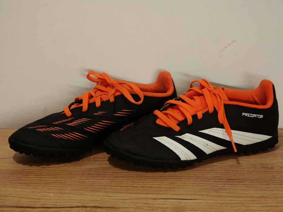Ghete football Adidas Predator mar. 37 1/3