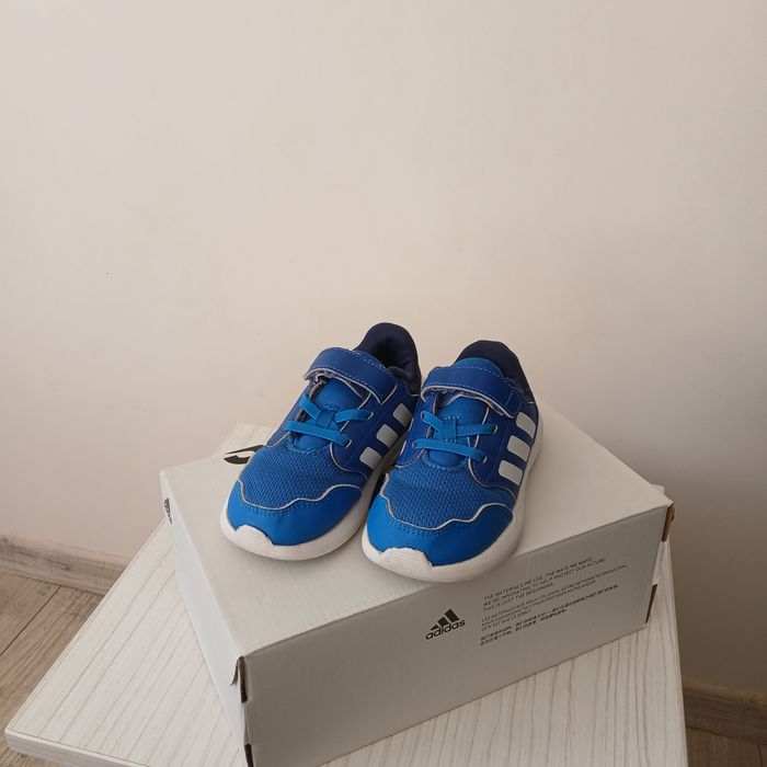 Маратонки adidas 26 1/2 номер