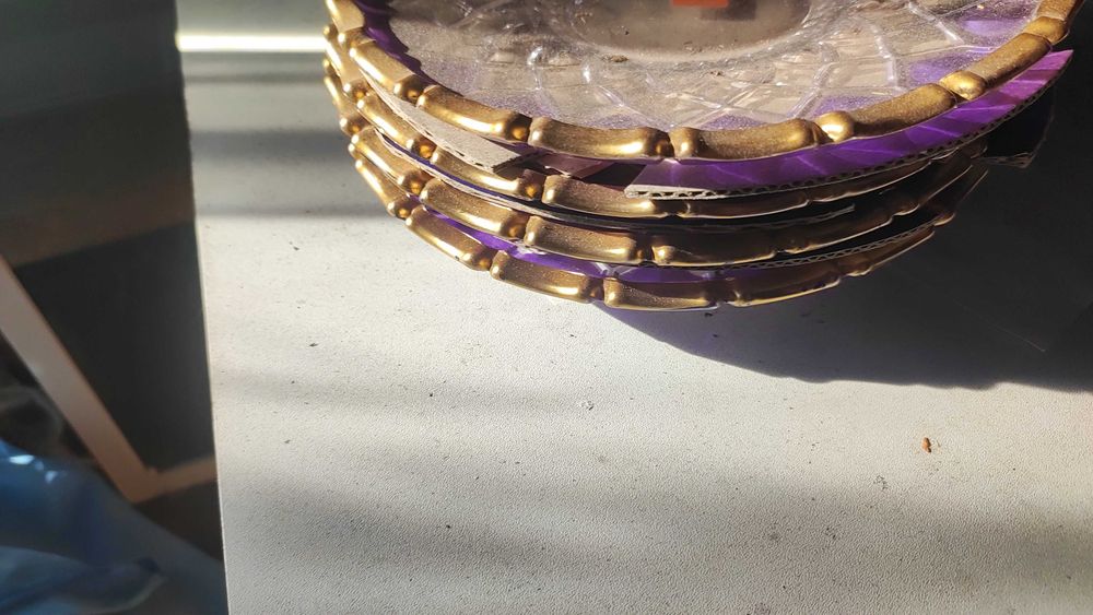 Тарелки разные современые