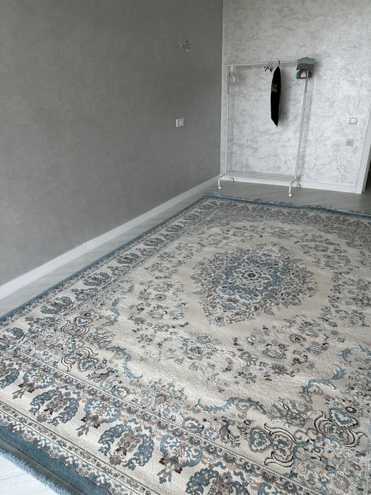 Продается ковер в хорошем состояний