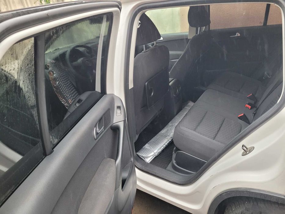 Vând VW Tiguan 2.0 Benzina | Decembrie 2011 | 4x4 Permanent | 185.000 km | Dotări Top