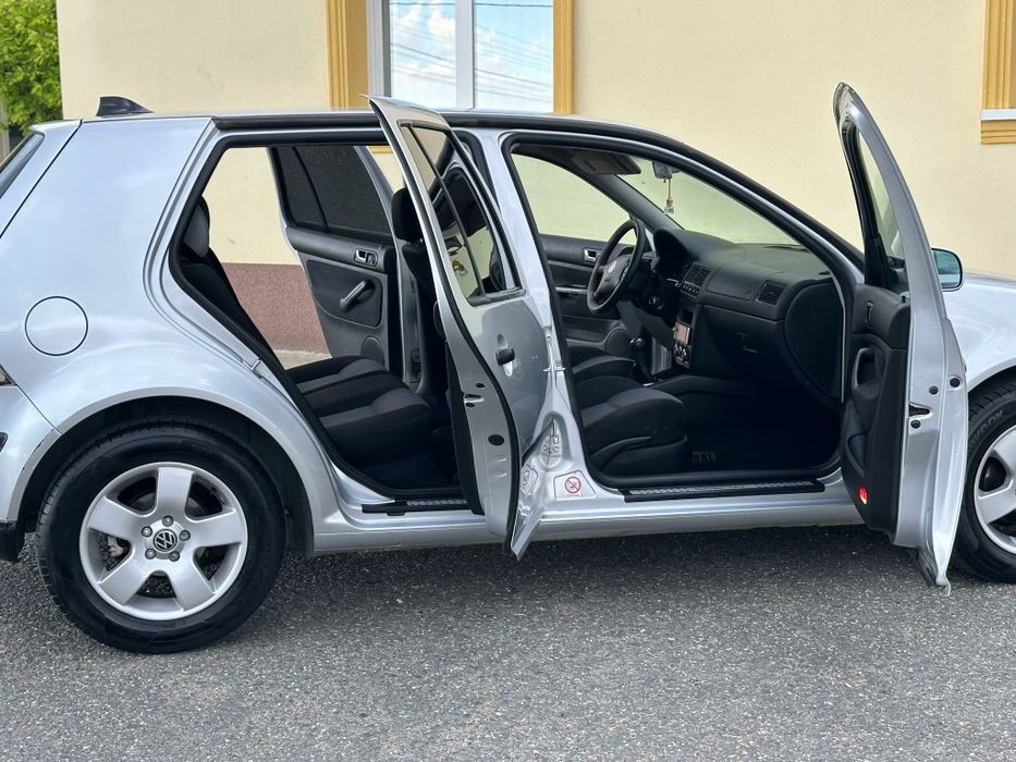 Golf 4 1.4 benzina an 2003 unic proprietar acte la zi fiscal pe loc