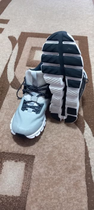 Adidasi inalti On cloud