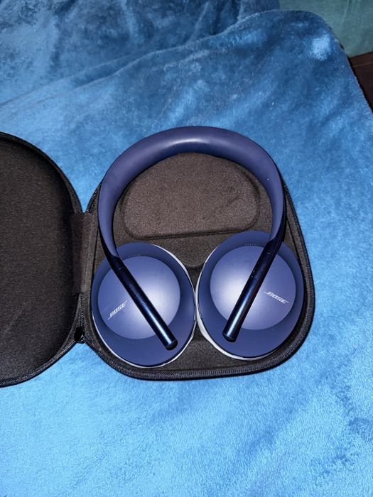 Bose 700 headphones