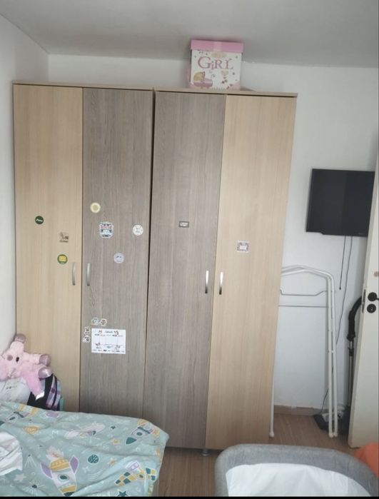 Vand apartament urgent !