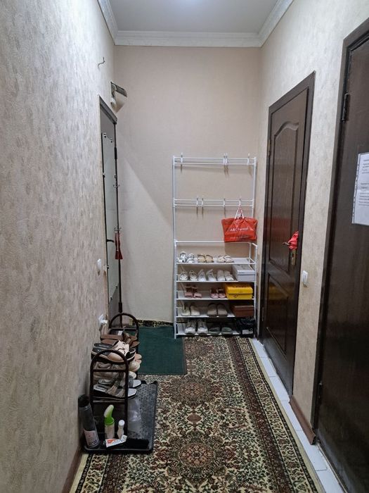 1 хона 3 хона к,илинган Тансик,боев 1 да сотилади балкон 2×6 подвали б