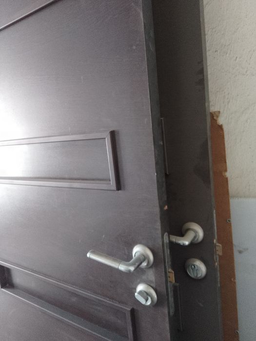 Emdef jigarrang eshik