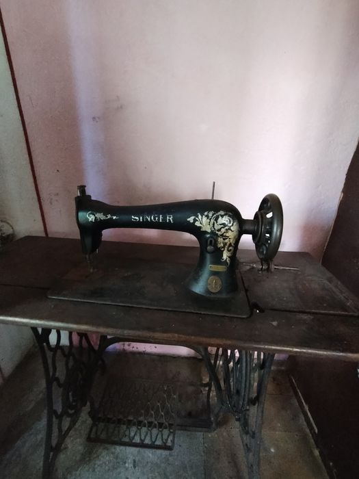 Mașina de cusut Singer