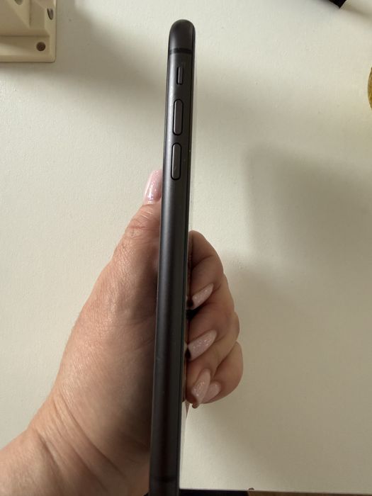 Продам айфон 11 64гб